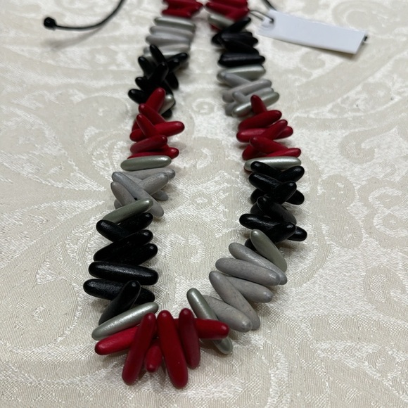 decouture black, red & white tic tac fair trade necklace - Picture 4 of 6